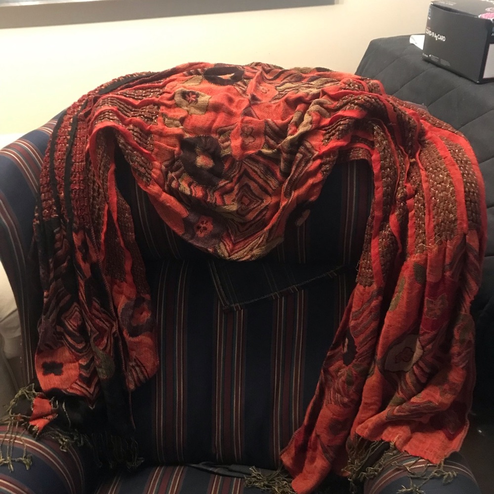 Scarf - Picture 1 of 5